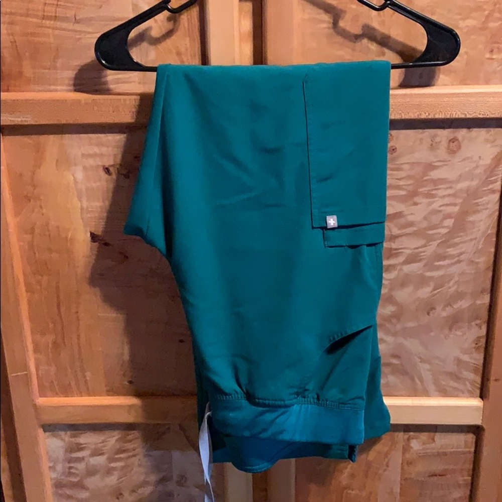 FIGS Kade scrub pant